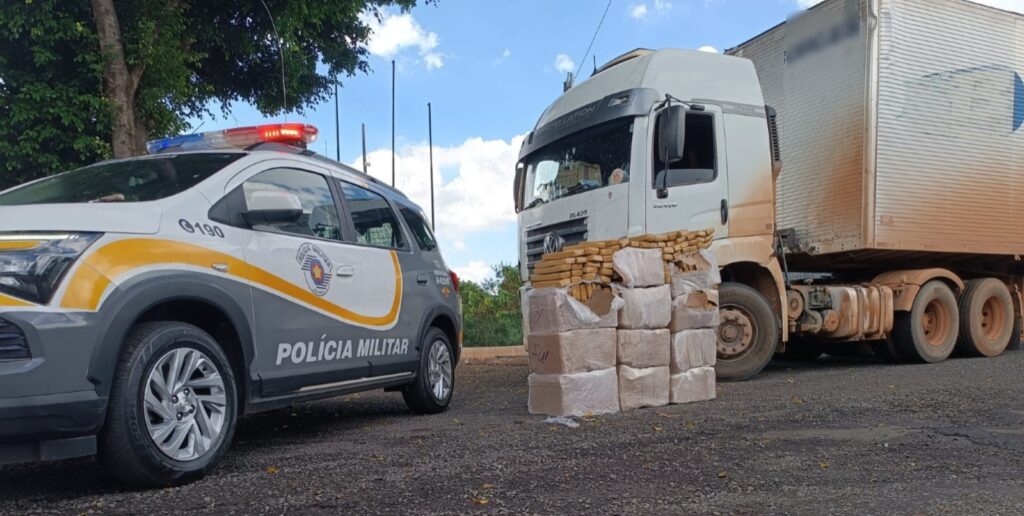 pm-rodoviaria-apreende-mais-de-440-kg-de-maconha-em-caminhao-no-interior-de-sp